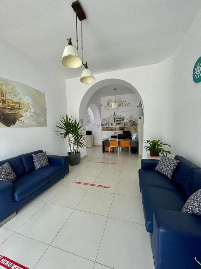 Hostel Cazino Nord Rooms Mamaia Ngoại thất bức ảnh