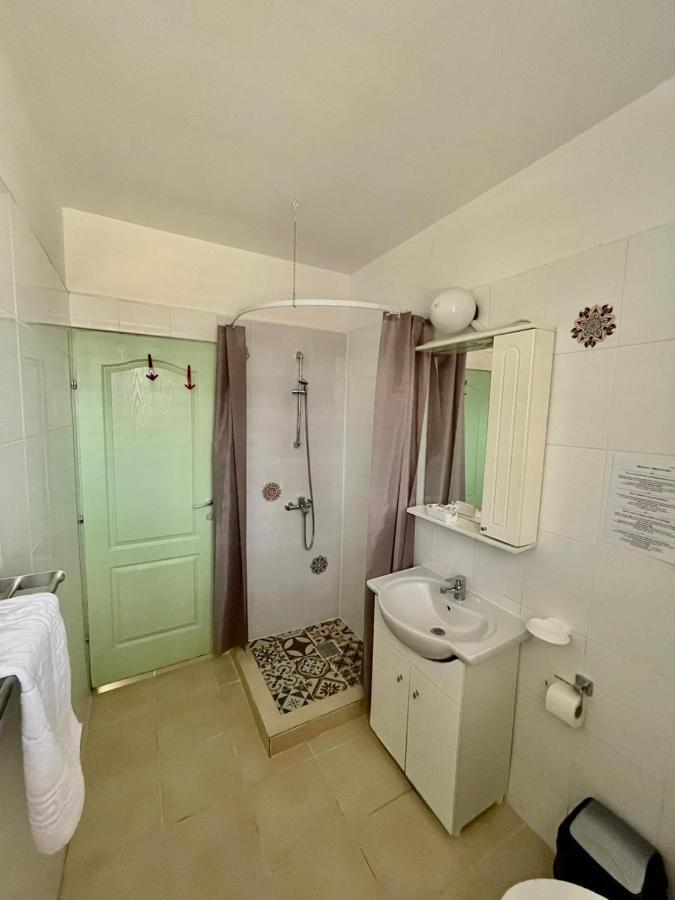 Hostel Cazino Nord Rooms Mamaia Ngoại thất bức ảnh