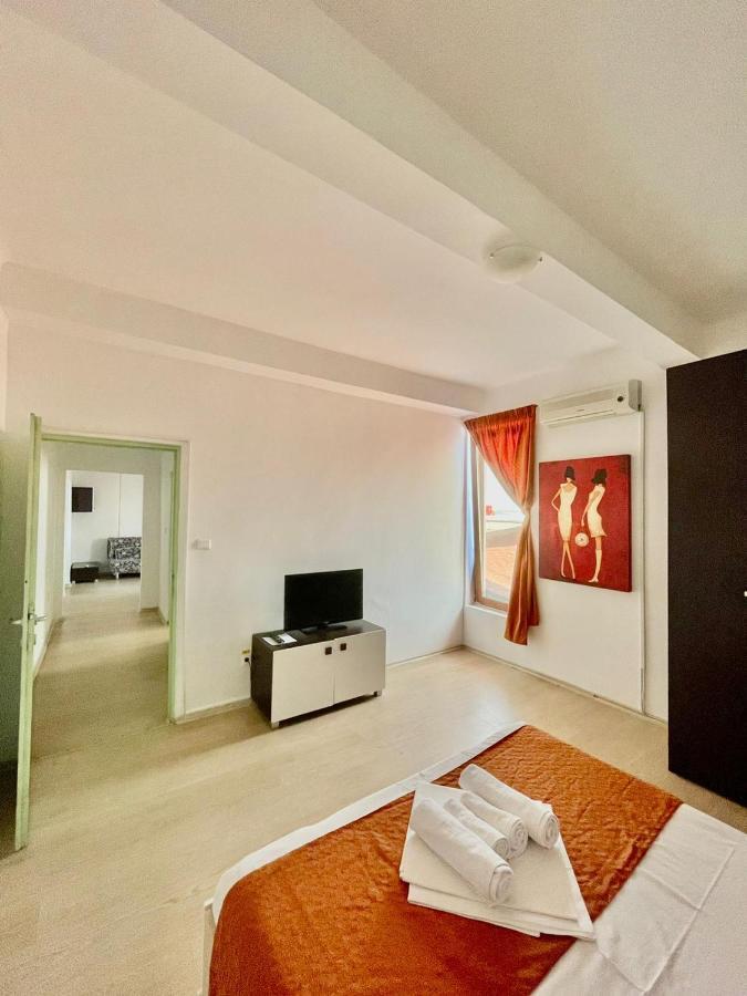 Hostel Cazino Nord Rooms Mamaia Ngoại thất bức ảnh