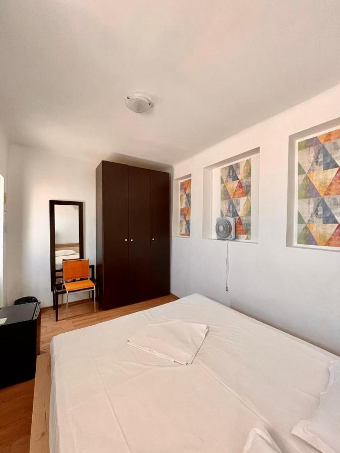 Hostel Cazino Nord Rooms Mamaia Ngoại thất bức ảnh