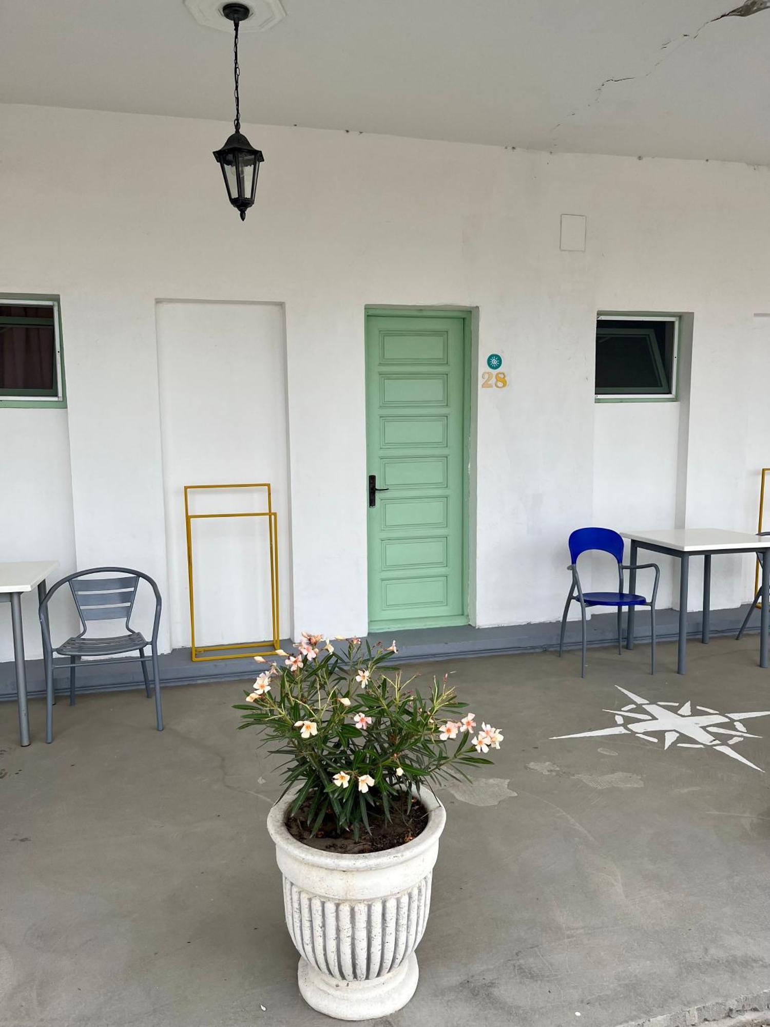 Hostel Cazino Nord Rooms Mamaia Ngoại thất bức ảnh