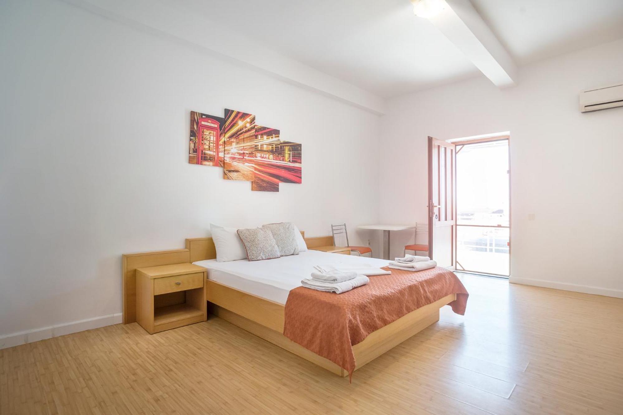 Hostel Cazino Nord Rooms Mamaia Ngoại thất bức ảnh